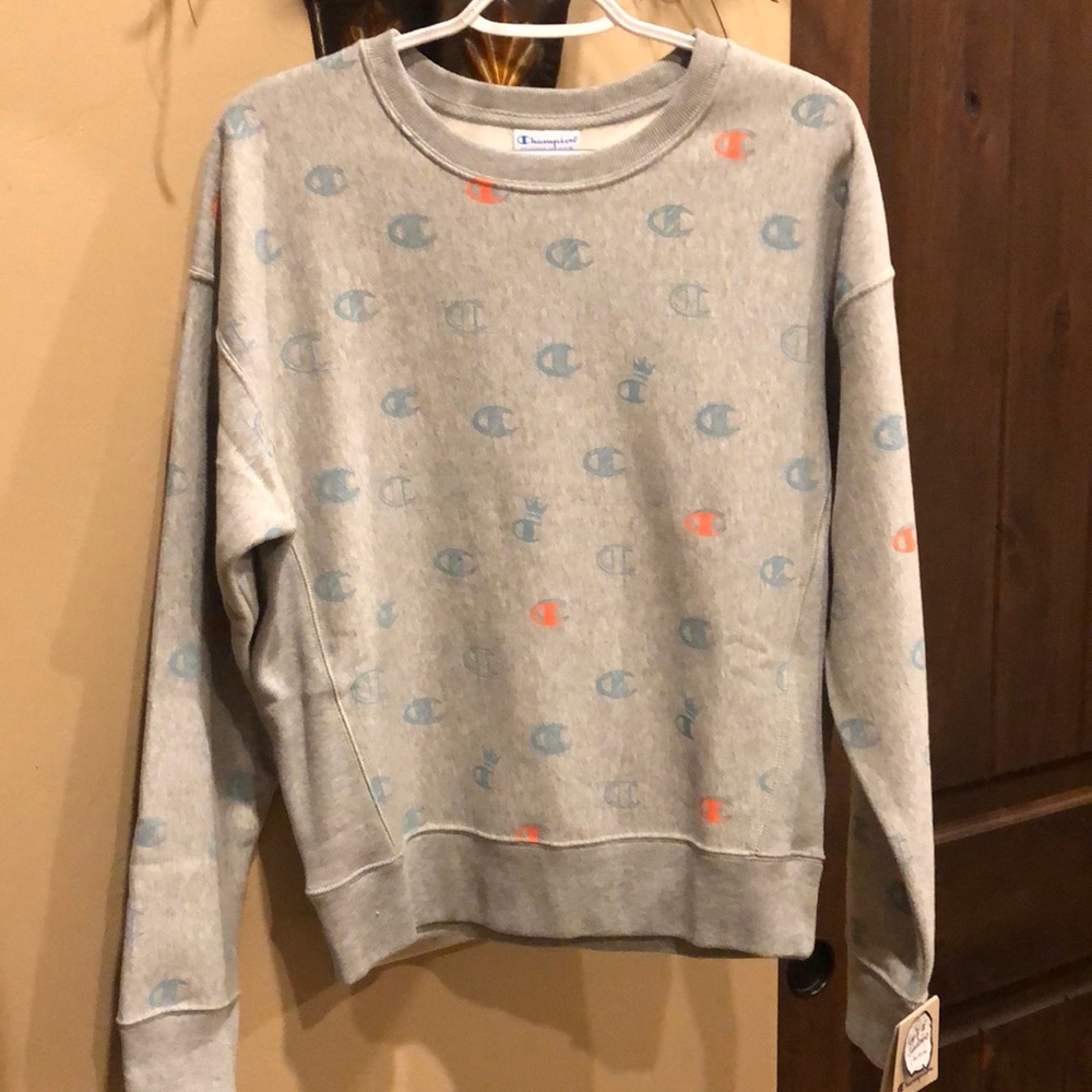 Champion Brandnew gray sweatshirt with tags